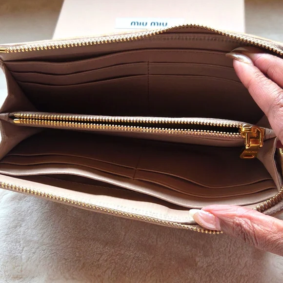 Miu Miu Beige Quilted Women's Wallet - Picture 3 of 6